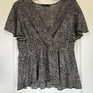 Women's Black and White Patterned Top